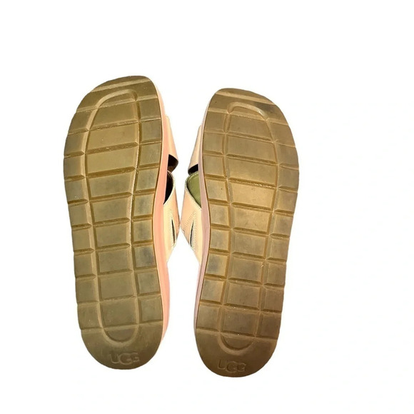 UGG • Emily Patent Leather Slide Sandal • Size 8.5 - Picture 2 of 5